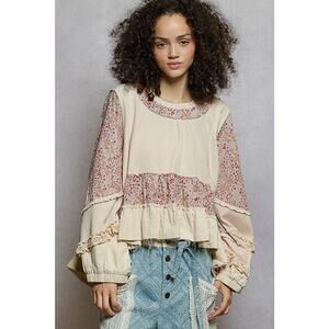 "La Bella" Floral Ruffle Lace Trim Top in Cream